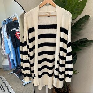 🤍🖤 Universal Thread Black and Cream Striped Cardigan Sz L